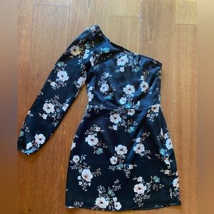 Gorgeous Abercrombie & Fitch one shoulder floral mini dress xs fits like 2